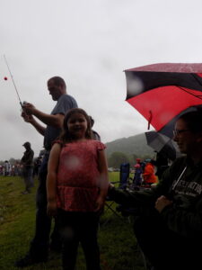 kids fishing